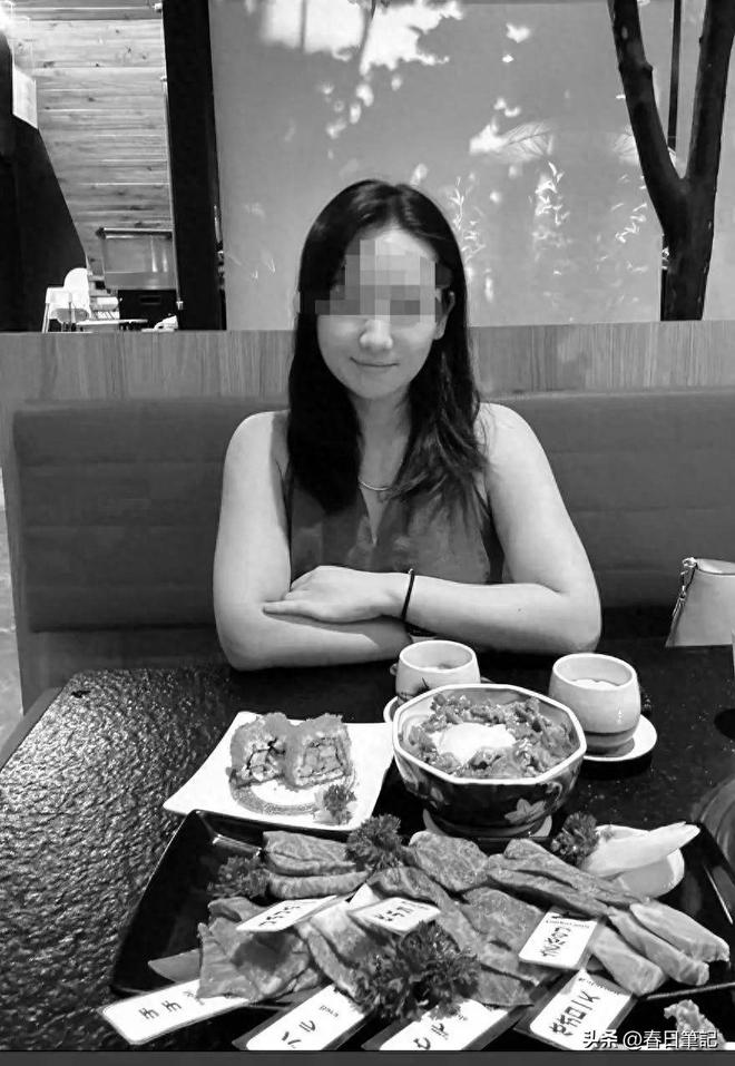 续！身份信息曝光家属发声抢救后称没经验j9九游会网址是什么女游客被蛇咬身亡后(图16)